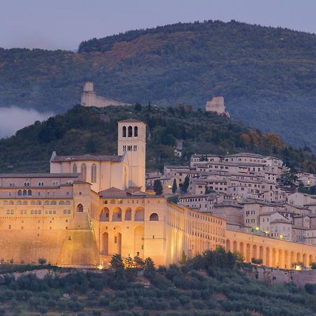 Albergo La Rocca อัสซิซี ภายนอก รูปภาพ