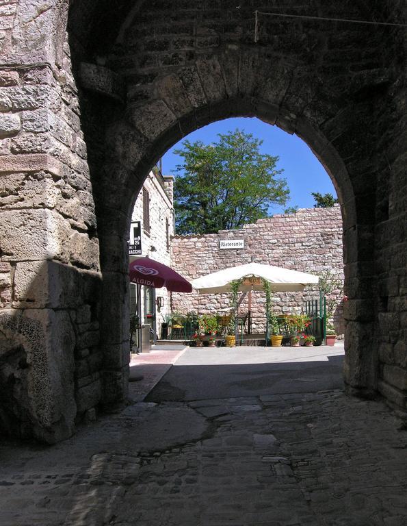 Albergo La Rocca อัสซิซี ภายนอก รูปภาพ